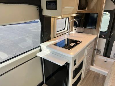 2026 Thor Motor Coach RIZE — photo 9 view