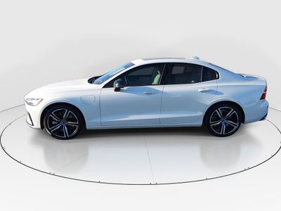 2022 Volvo S60 Recharge Plug-In Hybrid — interior view