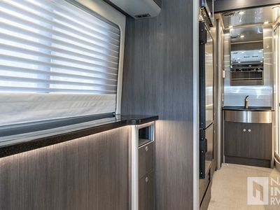 2022 Airstream Atlas MURPHY — photo 10 view