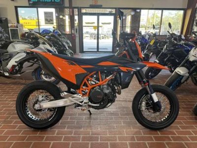 2026 KTM 690 SMC R — front three-quarter view