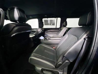 2024 Jeep Grand Wagoneer — photo 25 view