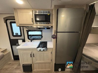 2026 Coachmen RV Catalina Summit Series 7 - Photo 10