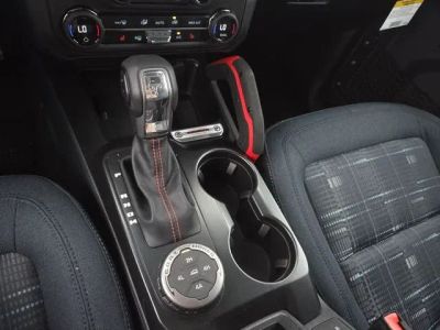 2026 Ford Bronco - Photo 40