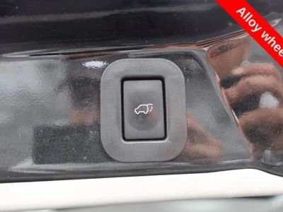 2017 Toyota Sienna — photo 25 view