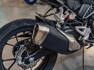 2025 Honda CB300R - Photo 12