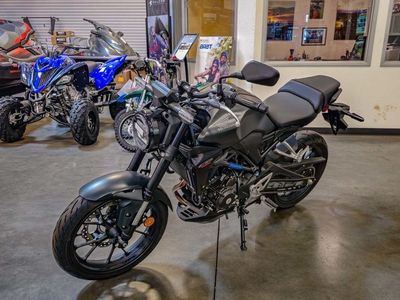 2025 Honda CB300R - Photo 7