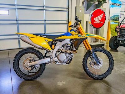 2026 Suzuki RM-Z450 - Photo 3