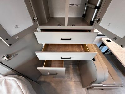 2026 Thor Motor Coach CHATEAU - Photo 17