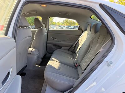 2024 Hyundai Elantra SEL - Photo 16