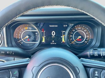 2025 Jeep Wrangler - Photo 12