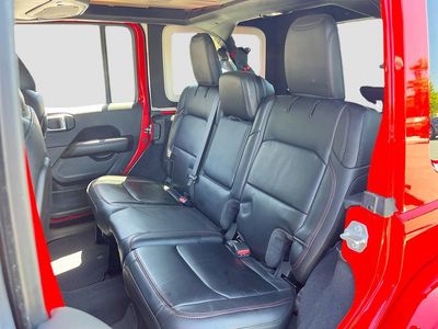 2025 Jeep Wrangler - Photo 24