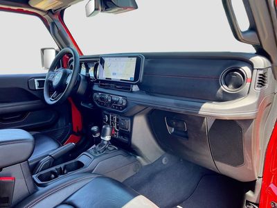 2025 Jeep Wrangler - Photo 28
