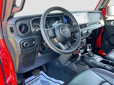 2025 Jeep Wrangler - Photo 9