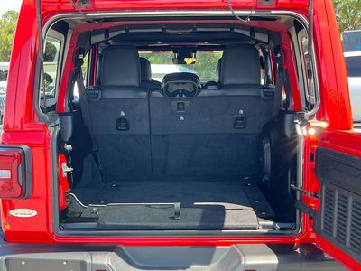 2025 Jeep Wrangler - Photo 25