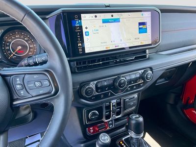 2025 Jeep Wrangler - Photo 15