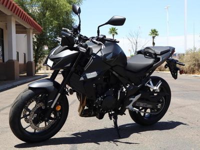 2025 Honda CB750 Hornet - Photo 2