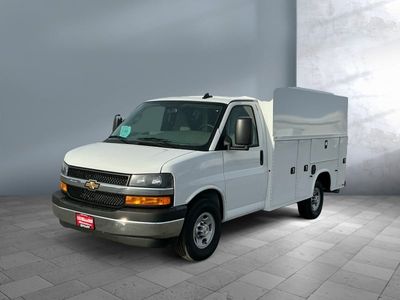 2025 Chevrolet Express Commercial Cutaway - Photo 1