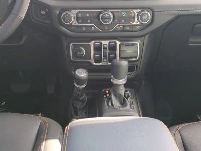 2026 Jeep Gladiator — photo 21 view