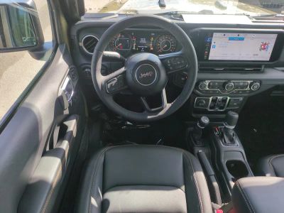 2026 Jeep Gladiator — photo 18 view