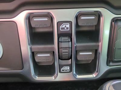 2026 Jeep Gladiator — photo 26 view
