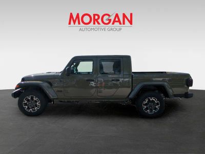 2026 Jeep Gladiator — photo 8 view