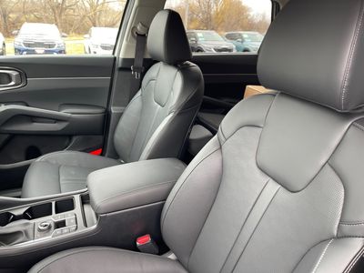 2026 Kia Sorento — photo 9 view