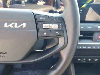 2025 Kia K4 — photo 12 view