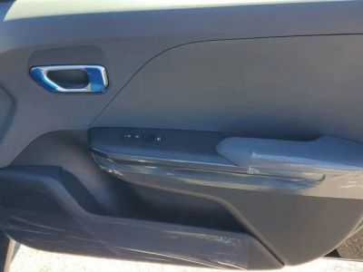 2025 Kia K4 — photo 32 view