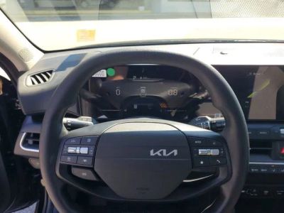 2025 Kia K4 — photo 13 view