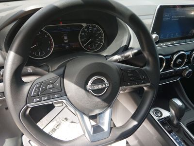 2024 Nissan Sentra — photo 12 view
