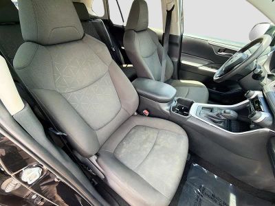 2024 Toyota RAV4 — photo 13 view