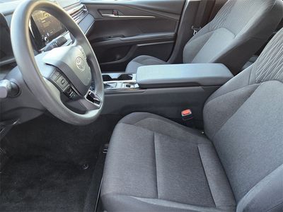 2025 Toyota Camry — photo 8 view