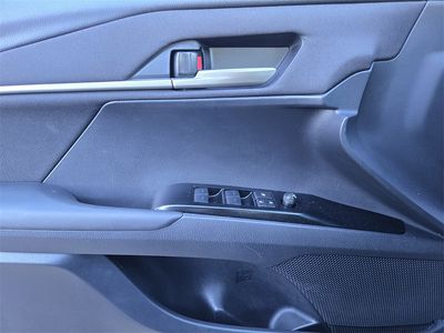2025 Toyota Camry — photo 15 view