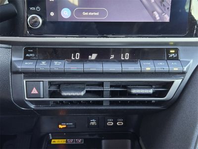 2025 Toyota Camry — photo 13 view