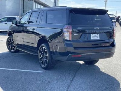 2022 Chevrolet Suburban - Photo 4