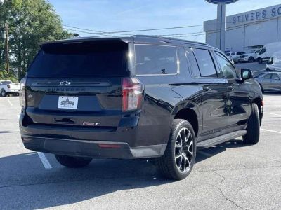 2022 Chevrolet Suburban - Photo 3