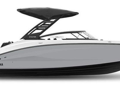 2025 Yamaha BXT1800FLBAP - Photo 2