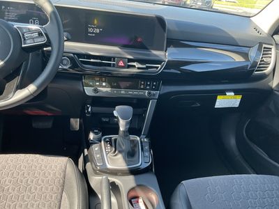 2026 Kia Seltos — engine compartment view