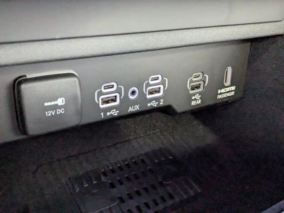 2026 Jeep Grand Wagoneer — photo 21 view