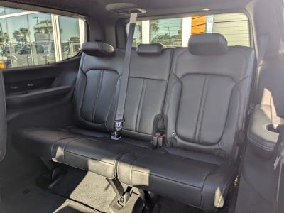 2026 Jeep Grand Wagoneer — photo 13 view