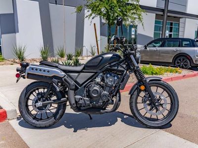 2025 Honda SCL500 - Photo 3