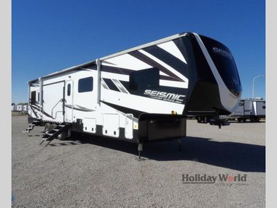 2023 Jayco Seismic Luxury Series - Photo 2