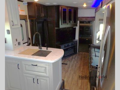 2023 Jayco Seismic Luxury Series - Photo 9