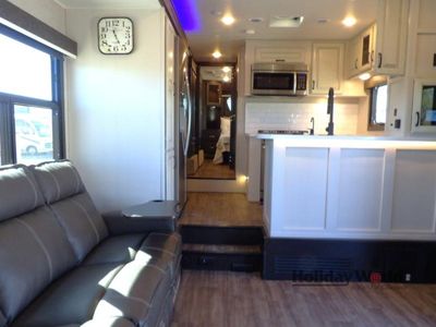 2023 Jayco Seismic Luxury Series - Photo 6