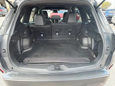 2025 Subaru Forester — photo 12 view