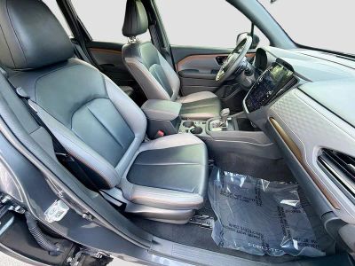 2025 Subaru Forester — photo 14 view