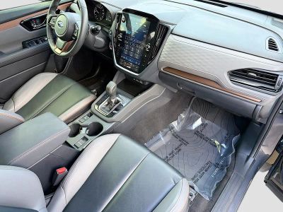 2025 Subaru Forester — photo 13 view