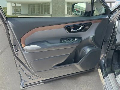 2025 Subaru Forester — photo 21 view