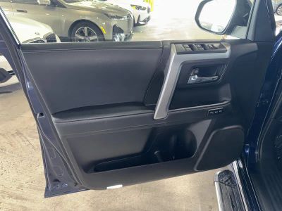 2022 Toyota 4Runner — photo 16 view