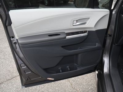 2023 Toyota Sienna - Photo 10